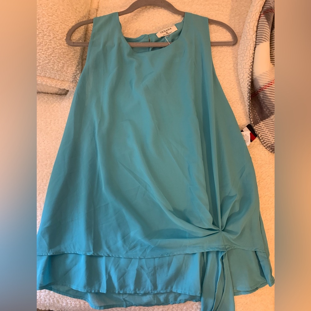 Turquoise Tank - Picture 2 of 2